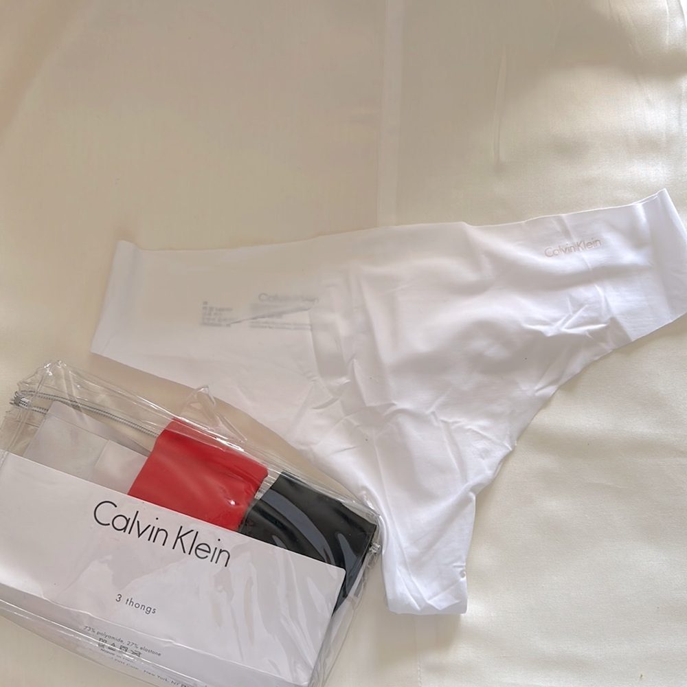 CALVIN KLEIN THONGS